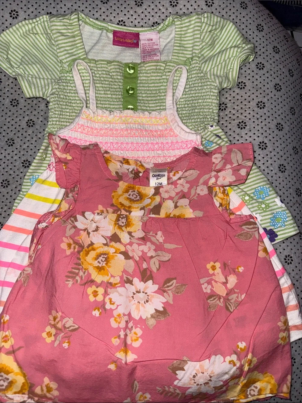 🛍 CUTE LITTLE GIRLS  MIXED ITEMS 9 PIECES  SIZE 12 MONTHS 🛍